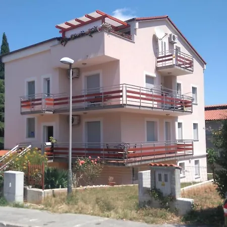 Apartments Gracijela Pula Exterior photo